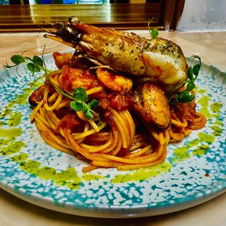 Paste cu scoici si creveți 