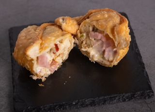 Empanada de jamón y queso