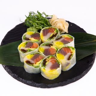 P.R. z trzema rybami