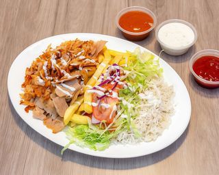 Plato Kebab Pollo Y Ensalada