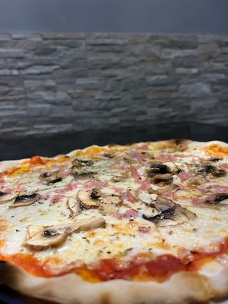 Pizza Caprichosa (33 Cm.)