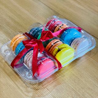 Подаръчна кутия френски макарони 12бр.