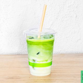 Iced honey & oat milk matcha latte 400ml