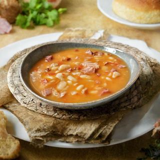 Pasulj sa butkicom i slaninicom