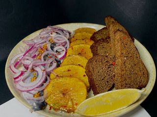 Скумбрія власного посолу (200г)