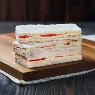 Pavo, tomate y queso