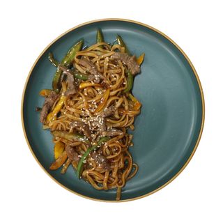 Удон с пшеничной лапшой и телятиной