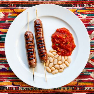 Две кебапчета с боб с лютеница (360г)