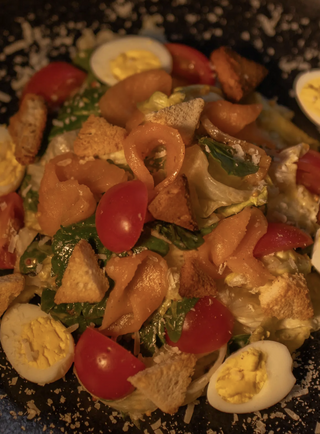 Салат Цезар з лососем (250г)