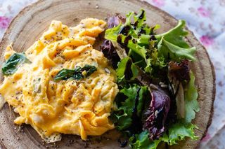 Ovos Mexidos com Espinafres