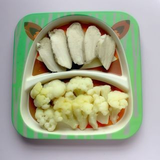 Куряче філе з цвітною капустою (150г)