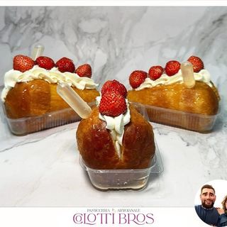 Babà panna e fragoline