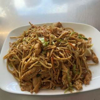 12.Спагети с пилешко и зеленчуци 800 гр.