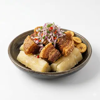 Chicharrón A Nuestro Estilo Con Yucas