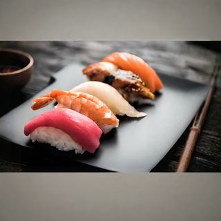 9. Nigiri spicy ebi - 2 pz