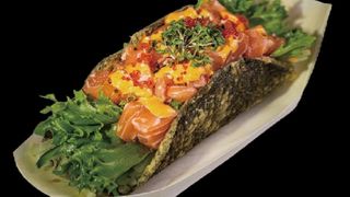 Salmone taco crudo