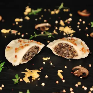 Pierogi z kaszą gryczaną i serem cheddar 8szt.