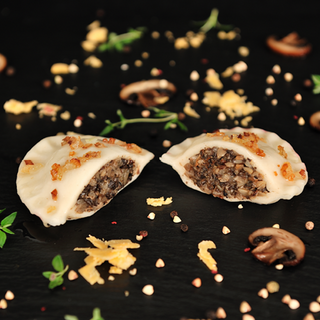 Pierogi z kaszą gryczaną i serem cheddar 8szt.