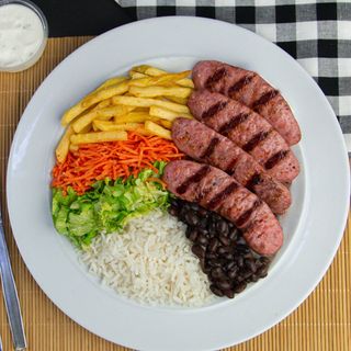 Churrasco de Salsichas Grelhadas