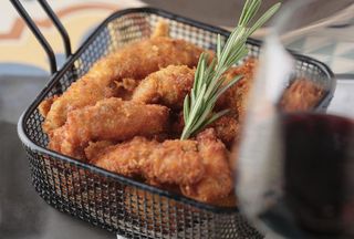 TIRAS DE POLLO CRUJIENTE