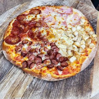Pizza Quattro con Carni Ø40cm