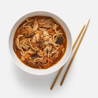 Рамён с курицей и грибами