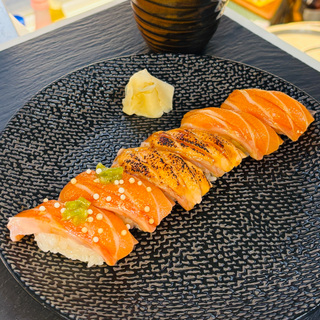 6 nigiri salmón