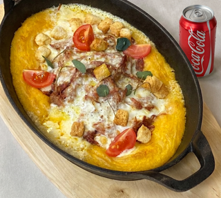 Dimljena butkica u sosu od kajmaka + Coca-Cola