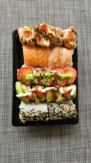 T504 - Califórnia Misto com Sashimi