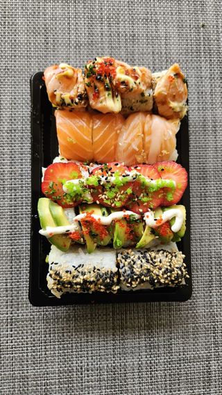 T504 - Califórnia Misto com Sashimi