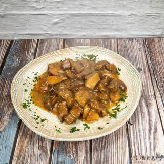 Свинско с праз и суха чушка (400г)