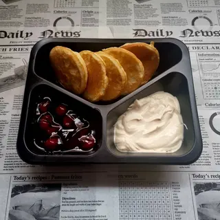 Amerykańskie Pankejki z Mascarpone i  Konfiturą Wiśniową