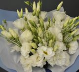 Buchet din eustoma albă