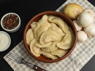 Вареники з картоплею та печерицями (300 грам) (300g)