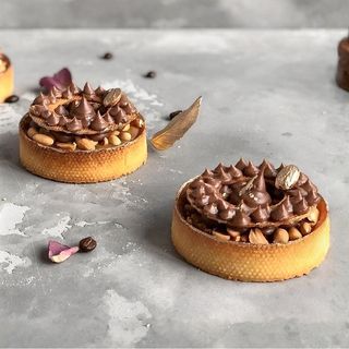 Тарт сникерс