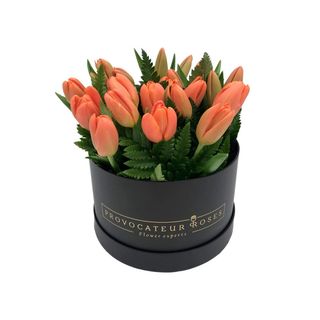 Caja De Tulipanes Naranjas Con Verdes Variados (20 Uds )