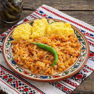 Varză călită cu mămăligă