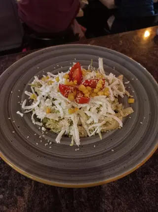 Pileća salata