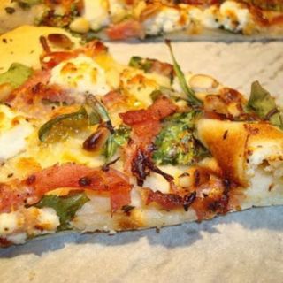 Pizza prosciutto (mediana)