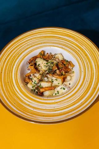 Gnocchi con finferli e gorgonzola Molli