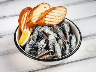 Мідії Чорноморські в сирному соусі з Дор Блю (500g)