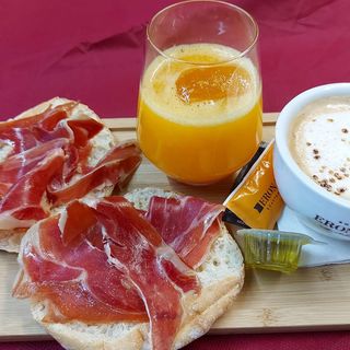 Café+Tostada Entera+Zumo