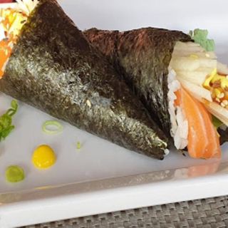 temaki salmón (1 pza.)