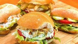 pan con pollo deshilachado 