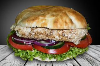 Piept de pui umplut cu susan la gratar