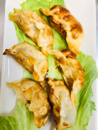 A9. Ku Die Chino A La Plancha (6 Uds.) 煎饺