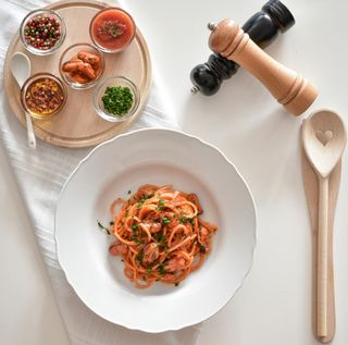 Spaghetti cu midii și roșii