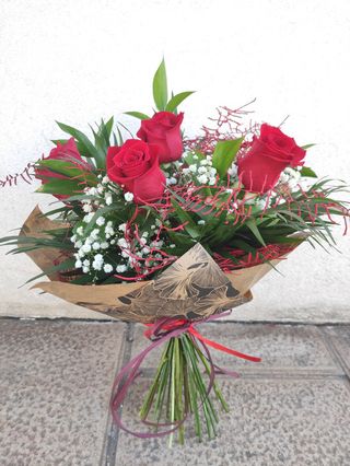 Media Docena Rosas Rojas