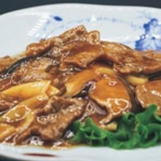 192. Manzo con bambù e funghi