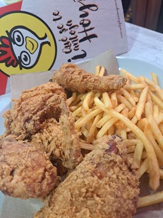 4 PIEZAS DE POLLO + 1 guarnicion 